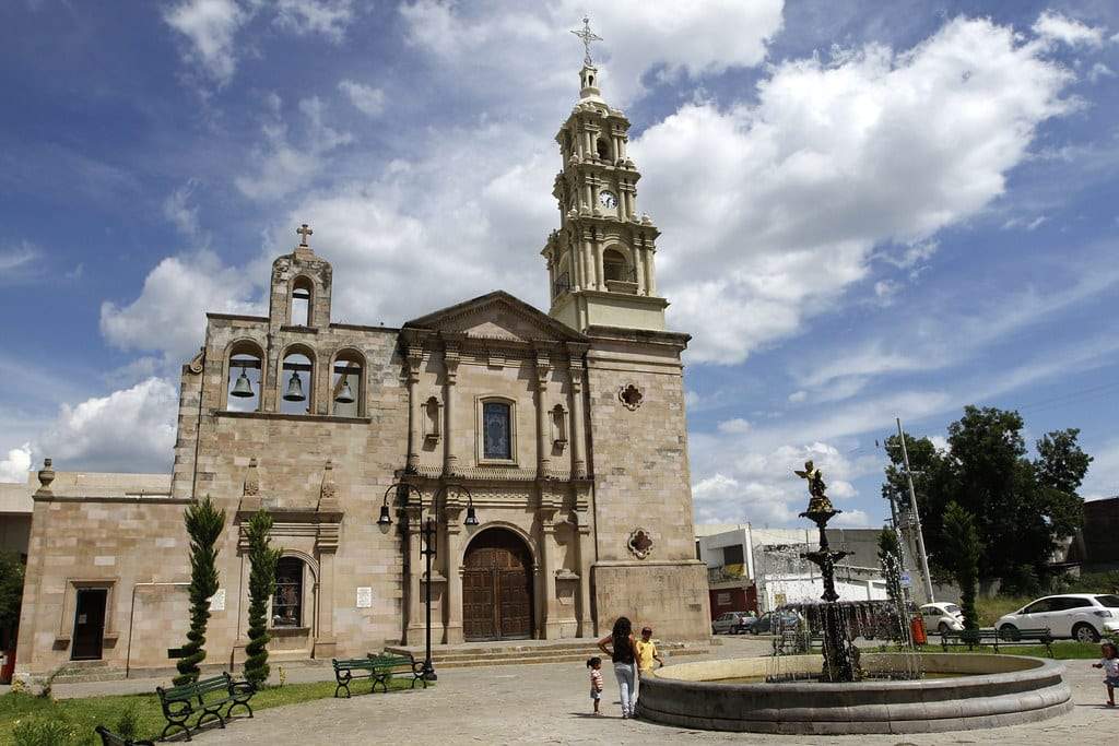 catedral san felipe apostol linares