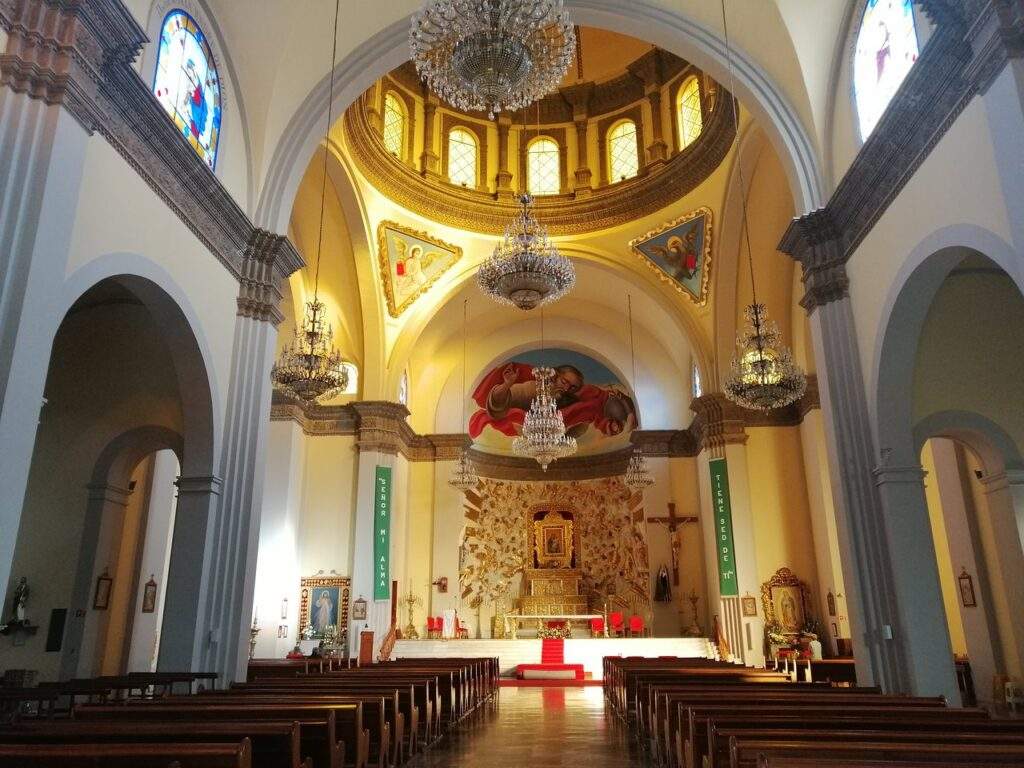 cuasi parroquia nuestra senora del sagrado corazon leon