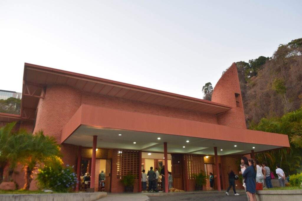 parroquia nuestra senora de la caridad de cobre leon 1