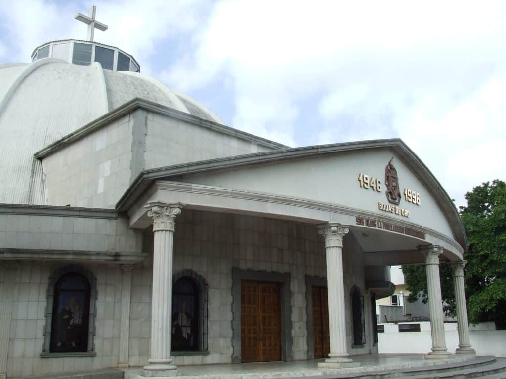 parroquia sagrados corazones nuevo laredo