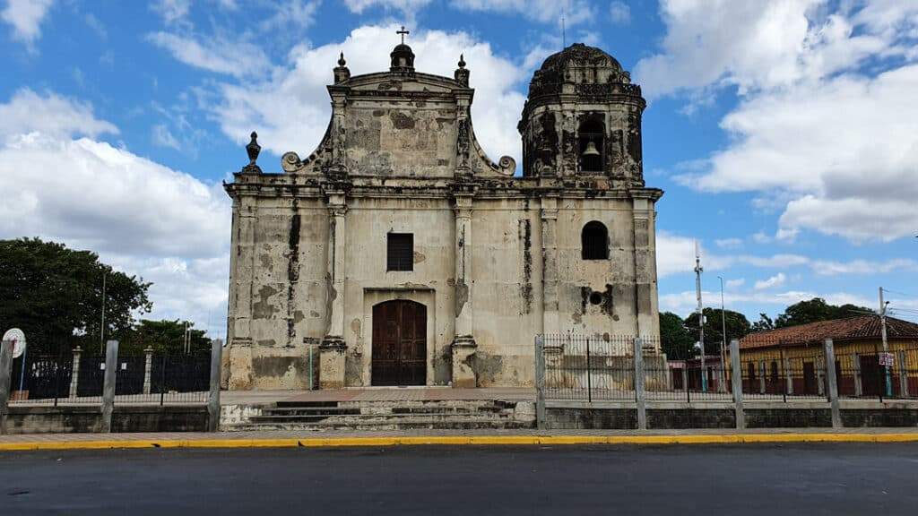 parroquia san juan bautista leon